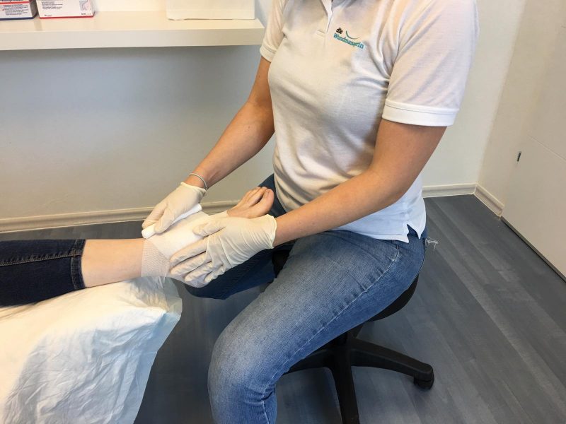 Illustration: Wundversorgung und Lasertherapie - Martina Bettschar, Wundmanagement